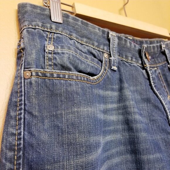 Levi's Red | Men's Slim Straight Distressed Jeans (Size 34) - Picture 5 of 8